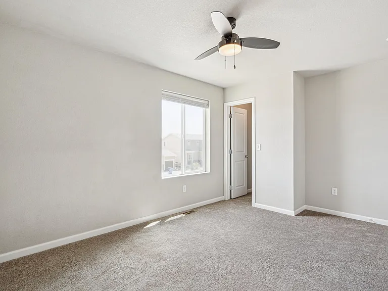 1119 Sherman Dr — Photo 27