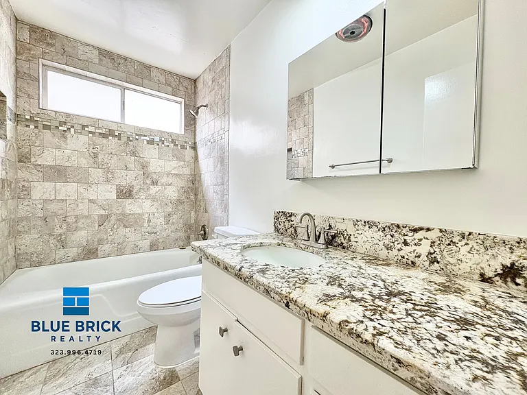 942 N Gardner St #102 — Photo 7