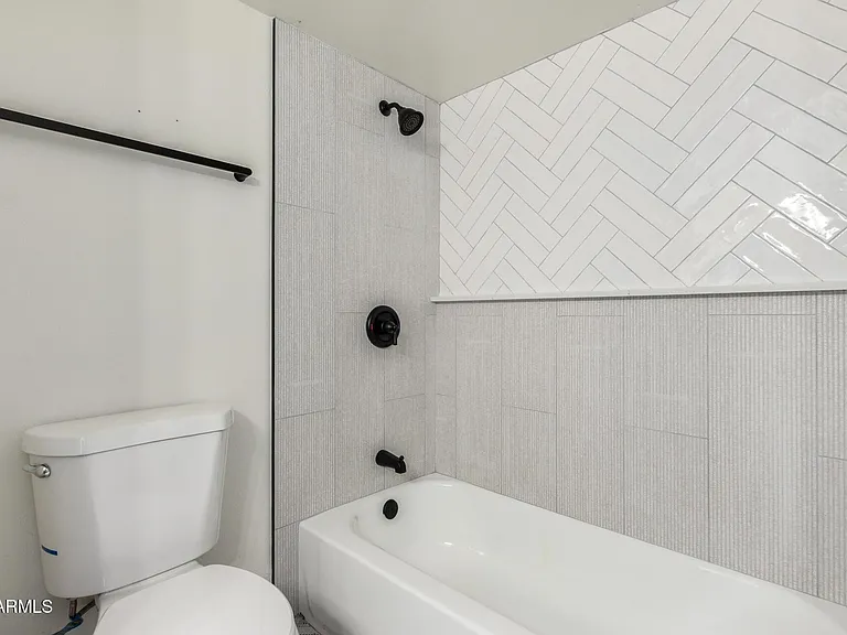 4848 N Woodmere Fairway #15 — Photo 15