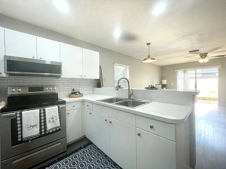 Village Park Townhomes | 2 & 3 Bedroom Apartments in Lady Lake, FL — Photo 22