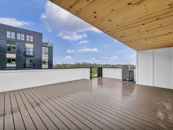 1831 Brevier Ave #4, Cleveland, OH 44113