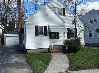 435 Auburn St, Cranston, RI 02910