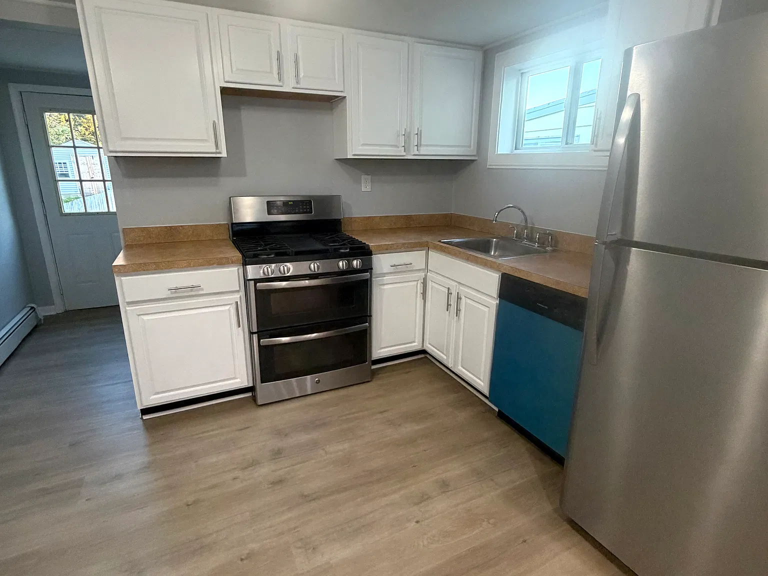 3 bed, $2,500 — Photo 3