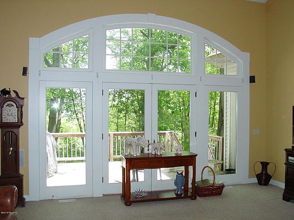 4th image of 8530 Sunset Dr