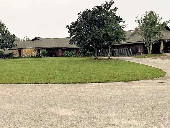4th image of 11001 NW Creek Dr