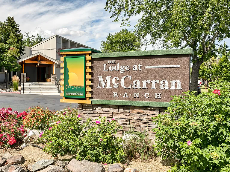 The Lodge at McCarran Ranch Apartment Homes — Photo 33