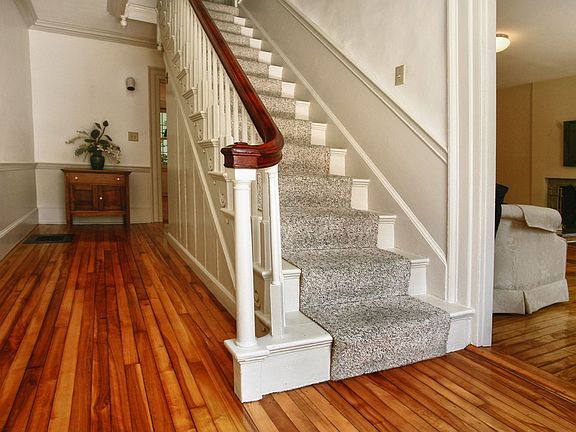 4th image of 23 Essex St #1