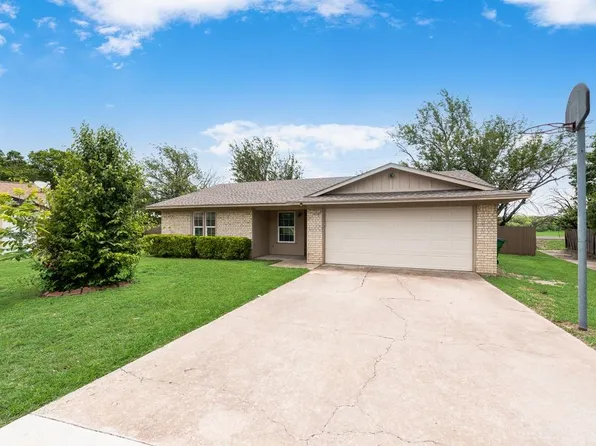 207 N Edgefield Rd, Waxahachie, TX 75165