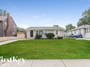 834 Charles St, Aurora, IL 60506