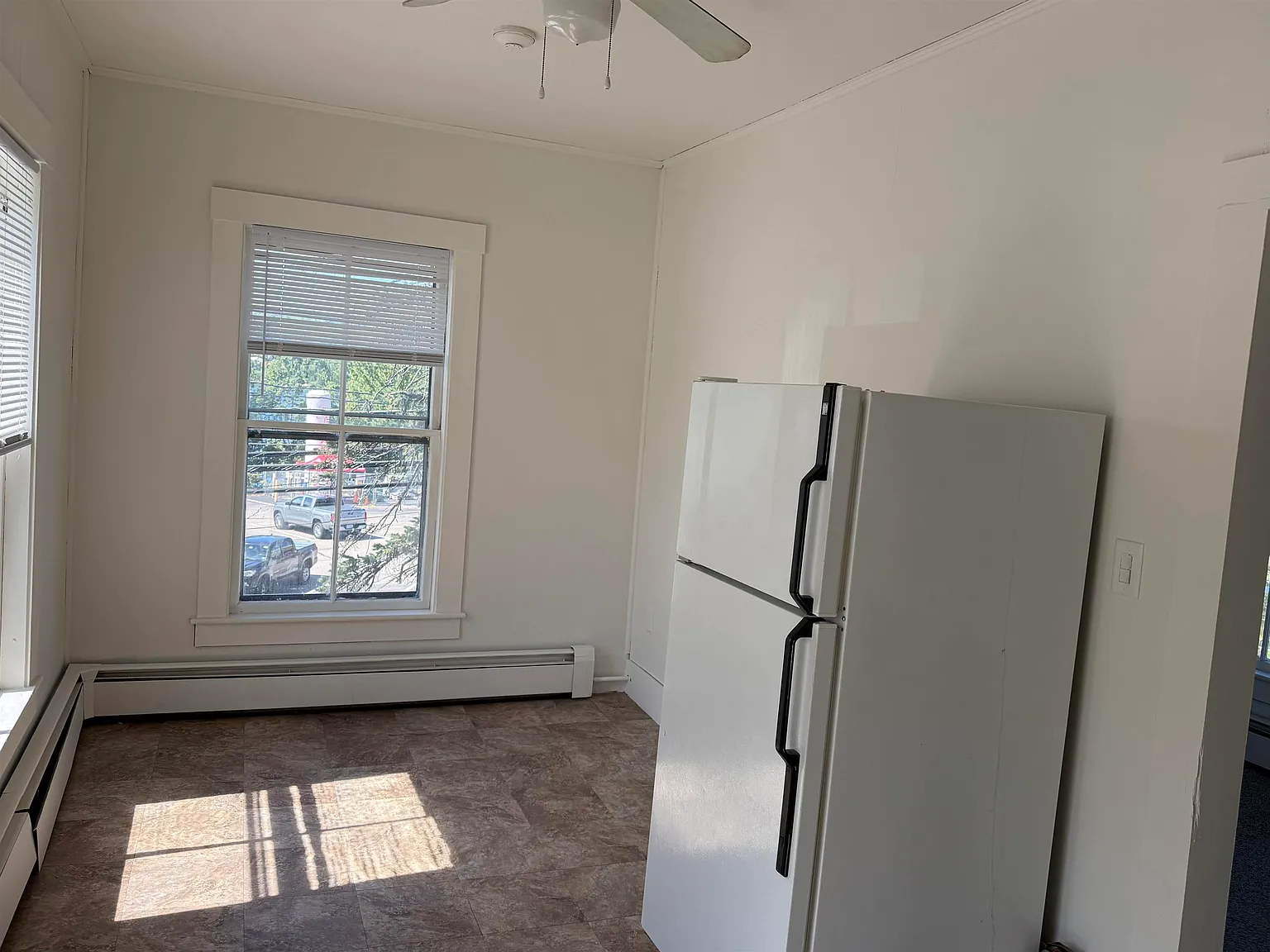 1 bed, 576 sqft, $1,100 — Photo 3