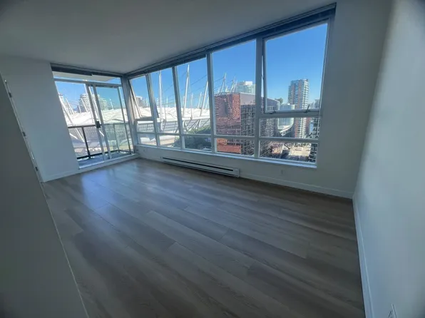 928 Beatty St #2205, Vancouver, BC V6Z 3G6