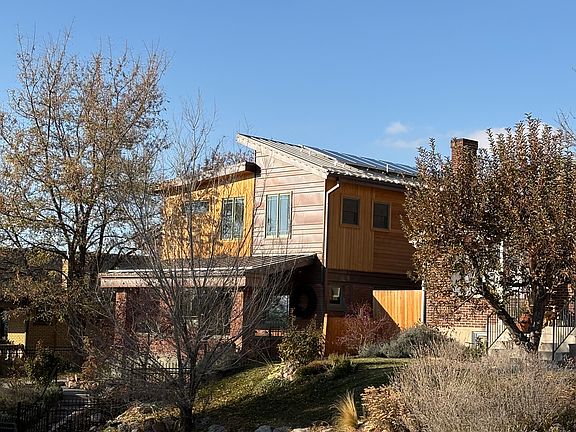 3rd image of 1209 E Laird Ave S