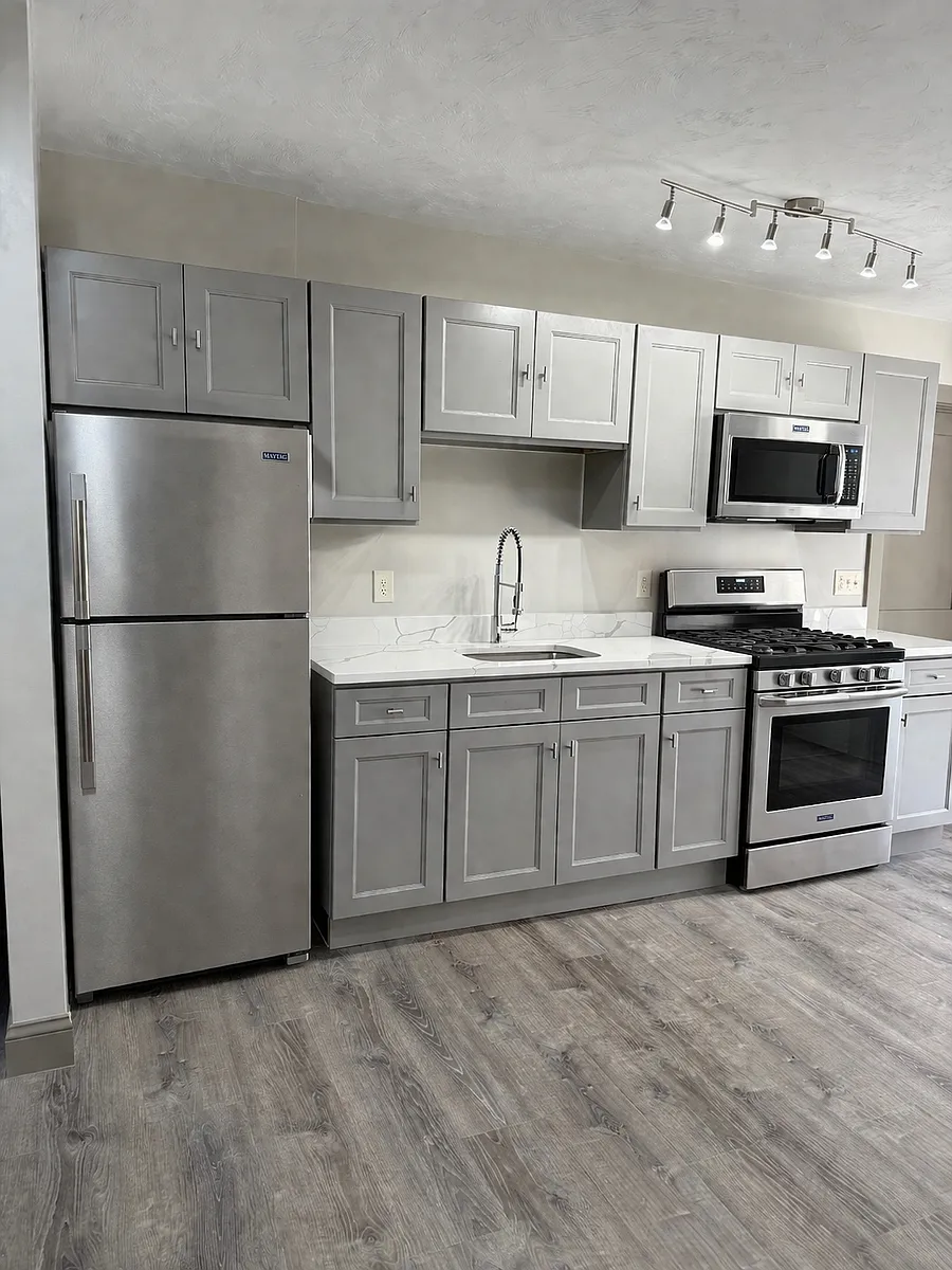 Building Photo - 26 Newhall St #14