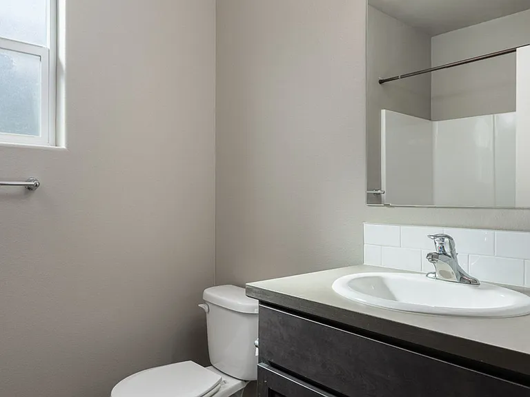 2557 NW Spruce Pl — Photo 14