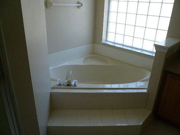 4th image of 35 Bunker Knolls Ln