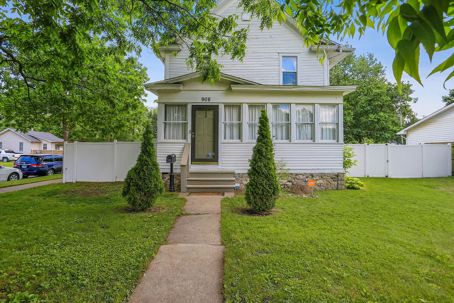 908 N McKinley Ave photo 1