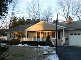 1 Seeley Dr, Albany, NY 12203