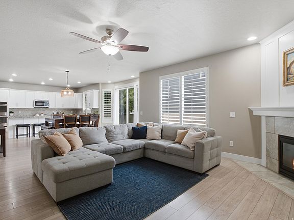 4th image of 3827 W Coastal Dune Dr