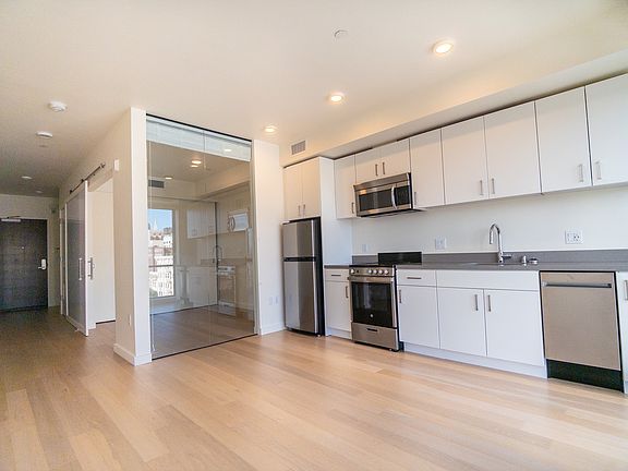4th image of 1201 Sutter St Penthouse 606