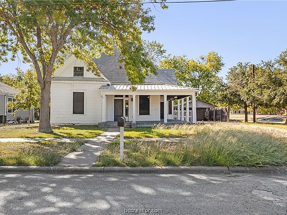2nd image of 202 S Sterling Ave
