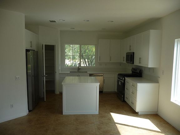 5th image of 8779 Rockies Ave