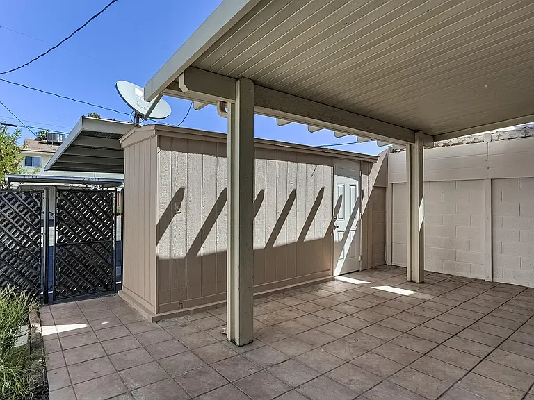 1527 W Hazelwood St — Photo 5