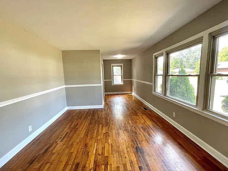 106 Peggy Ln — Photo 2