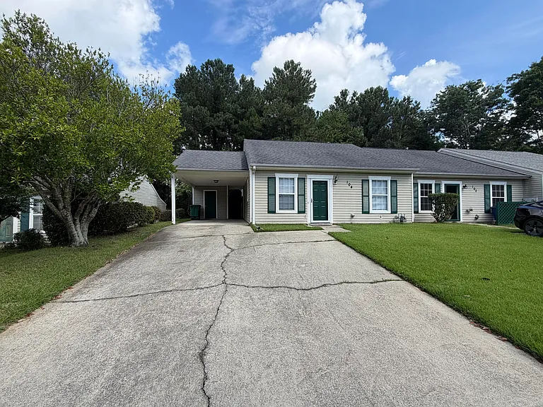 104 Singletree Ln — Photo 2