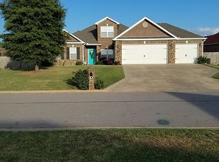 408 Trenton Dr, Fort Smith, AR 72908