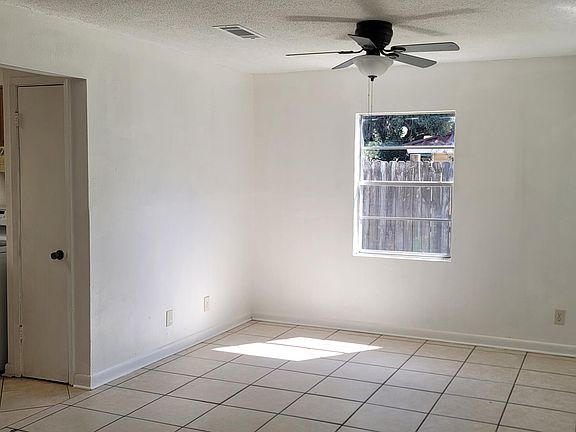 4th image of 491 Northeast Ave