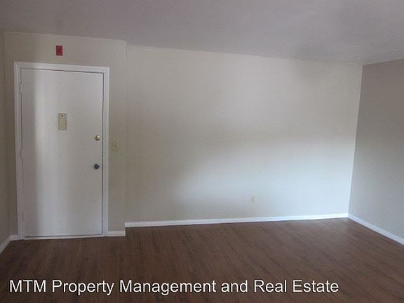2nd image of 7835 Cowles Mountain Ct Unit B14