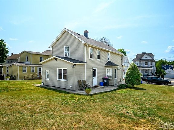 2nd image of 354 David St