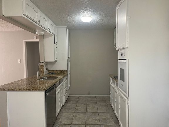 4th image of 5425 Denise Dr