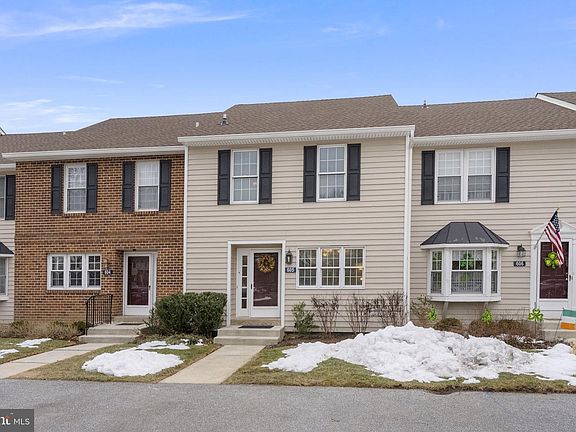 2nd image of 605 Meadow Ct #605
