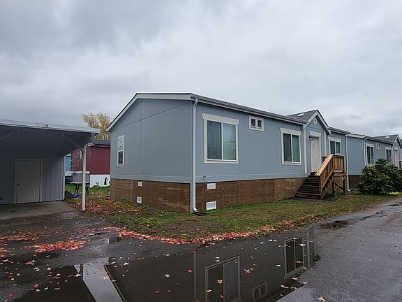 3rd image of 1112 S Yew St