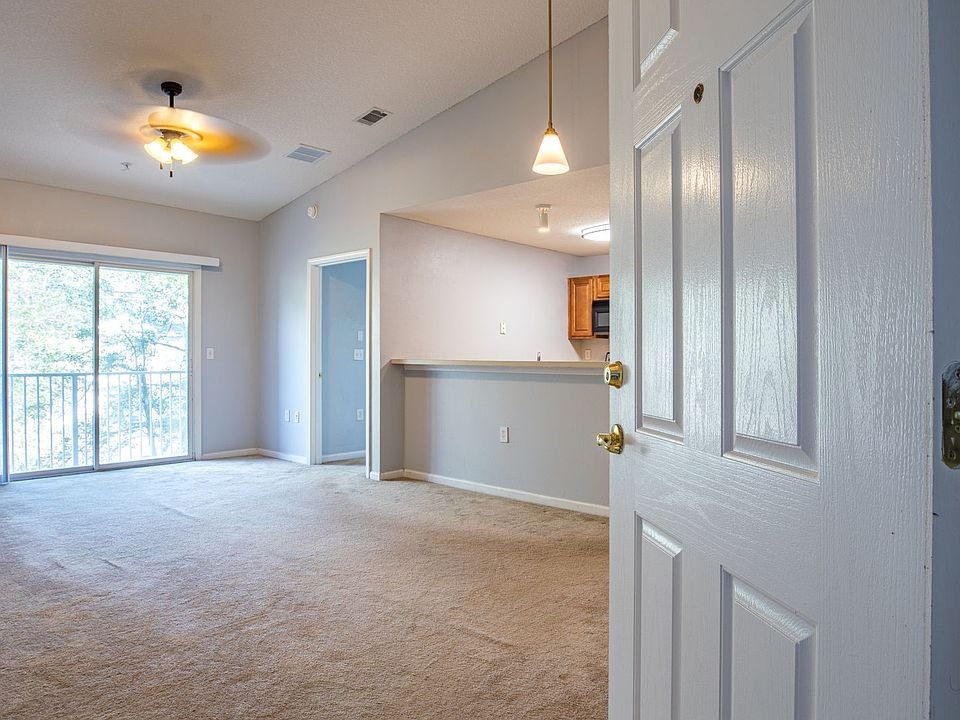 1st image of 5200 Playpen Dr Unit 13