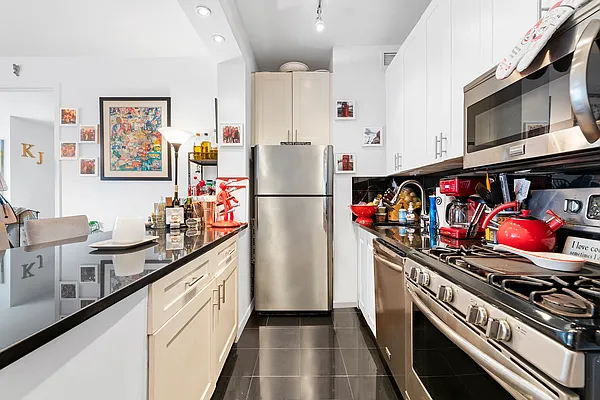 Rented by Level Group | media 9