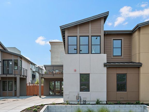 2nd image of 836 W Olive Ave