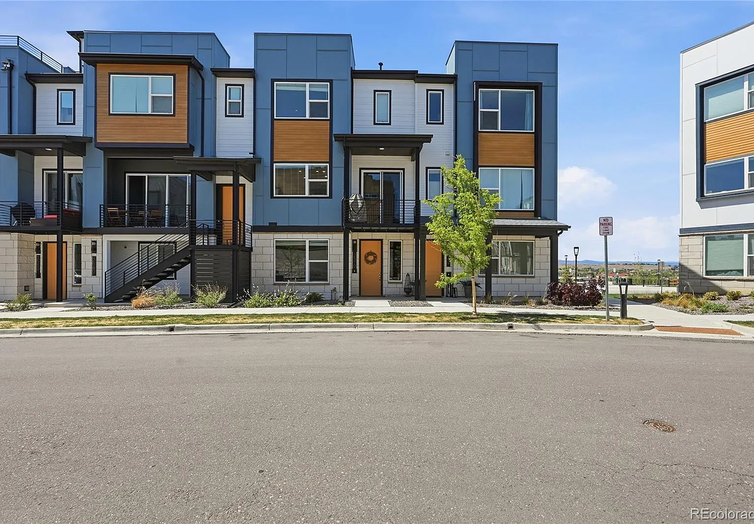 4 bed, 4.0 bath, 2158 sqft, $3,500 — Photo 1