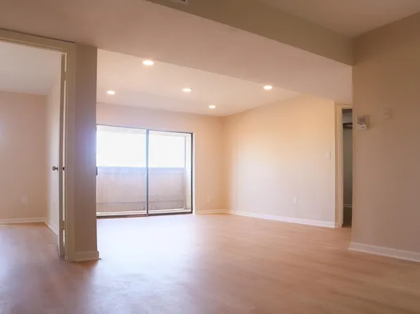 8427 Hearth Dr APT 34, Houston, TX 77054