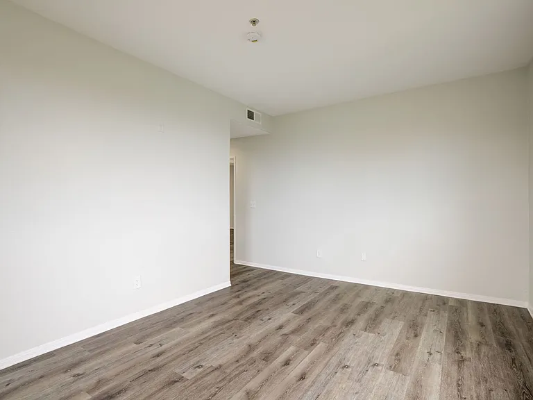 2245 Beverly Glen — Photo 73