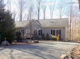 1036 Cedar Dr, Lake Ariel, PA 18436