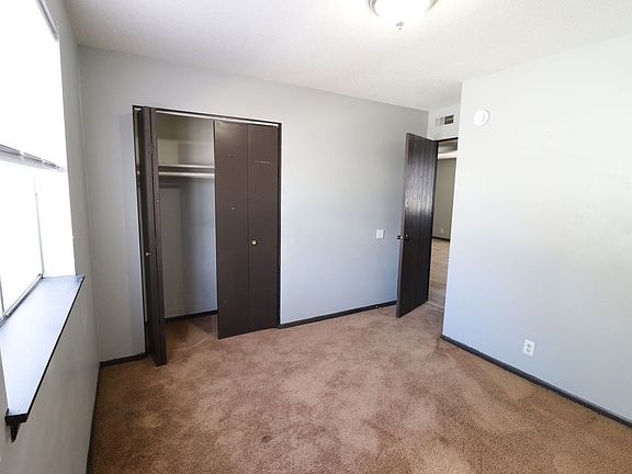 3rd image of 917 Washington St APT 1