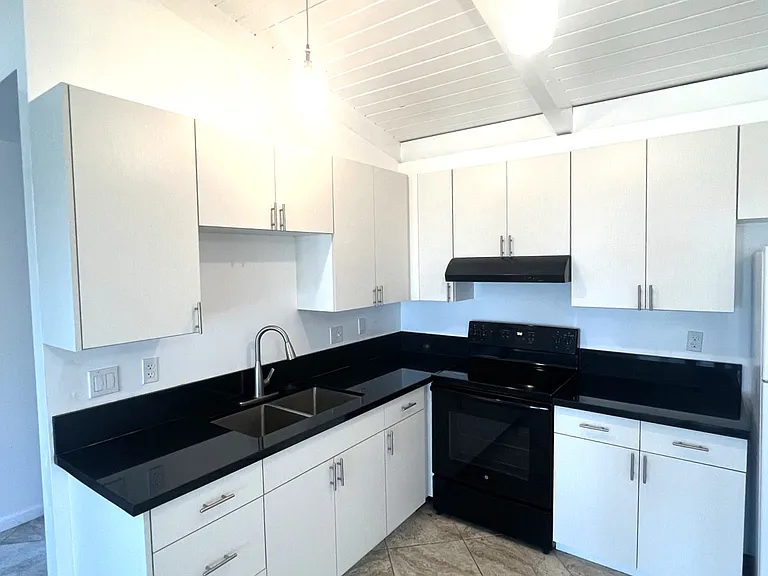 Channel View Apartments — Photo 41