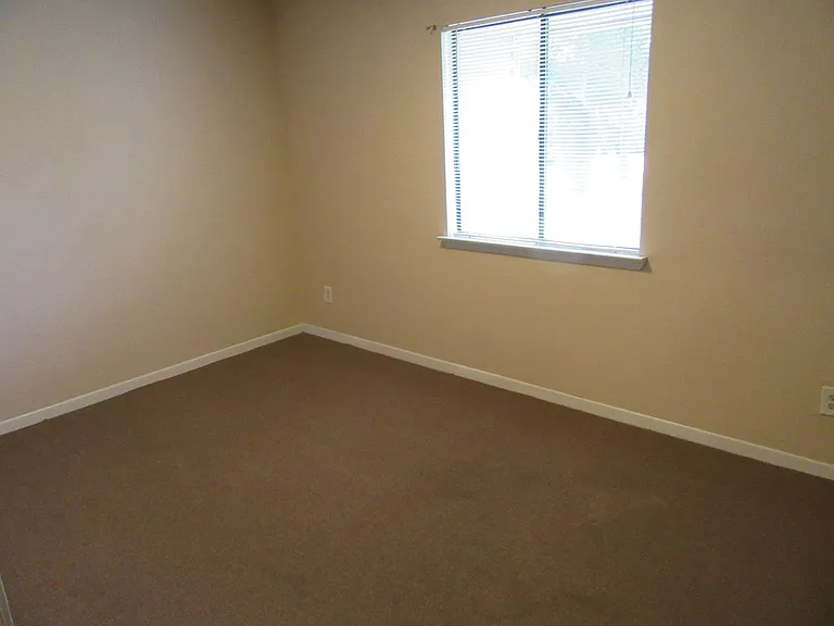 804 West St — Photo 18