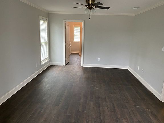 5th image of 126 Shumard Ct