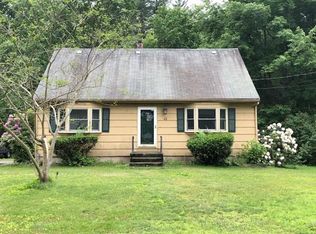 46 Nottingham Rd, Dracut, MA 01826