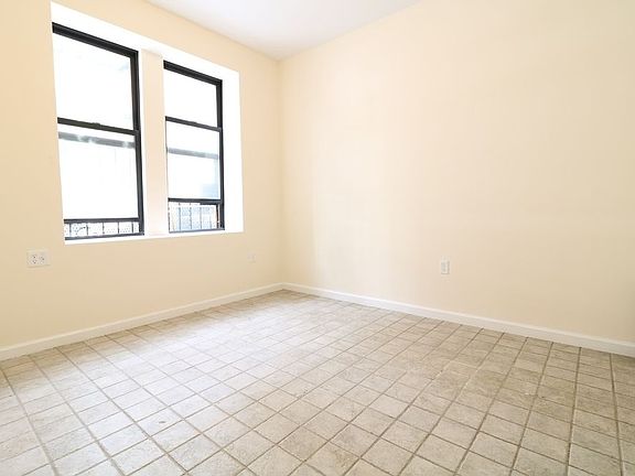 4th image of 530 W 163rd St APT A