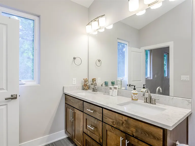2113 Glendale Pl — Photo 33