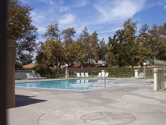 3rd image of 2292 Clover Dr